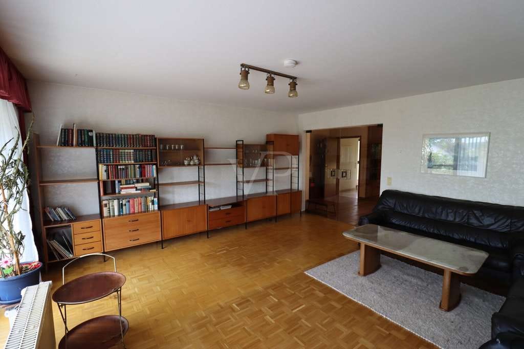 Immobilie in Dombühl - Einfamilienhaus mit Einliegerwohnung und Garten in idyllischer Lage - Bild 3
