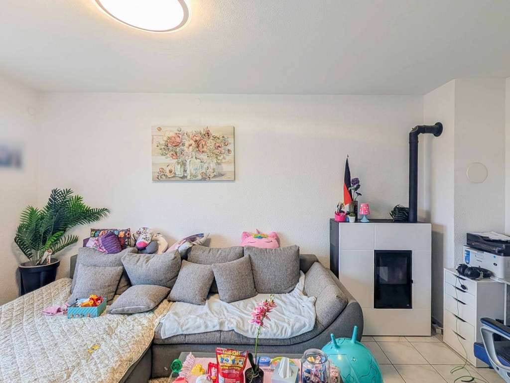 Immobilie in Auenwald - Gemütliche 3-Zimmer-Wohnung mit sonnigem Balkon und Naturblick - Bild 2