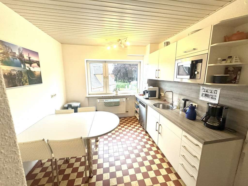 Immobilie in Oldenburg in Holstein - Wohnung mit 2 Stellplätzen zum Renovieren - Bild 3