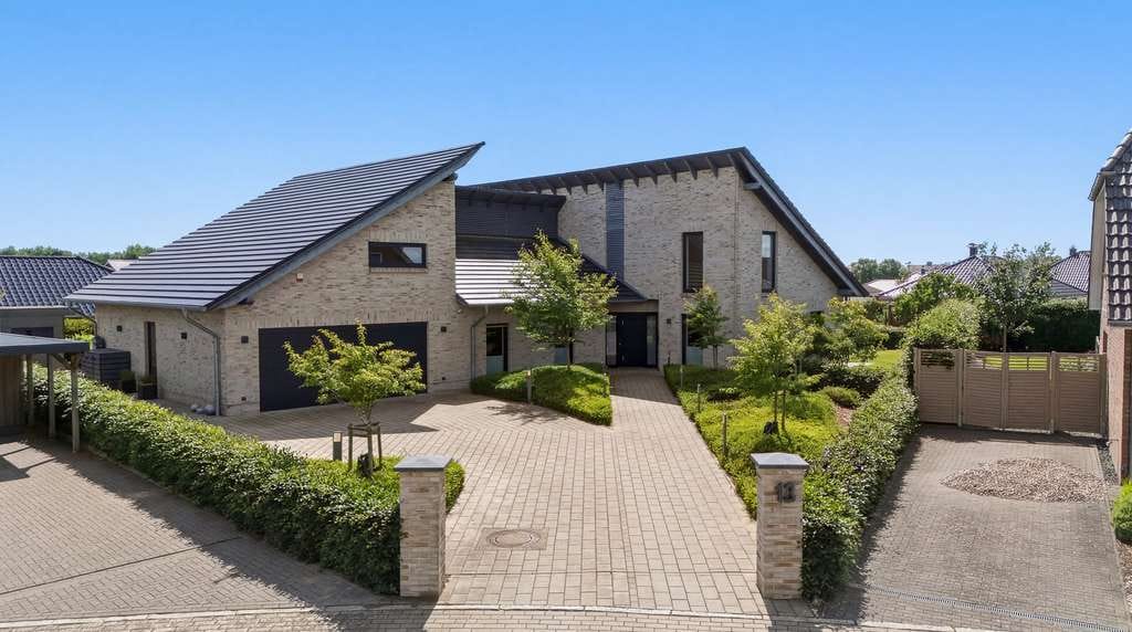 Immobilie in Tarp - Exklusives Einfamilienhaus mit Ausbaureserve und über 1.000 m² Grundstück in Tarp - Bild 1