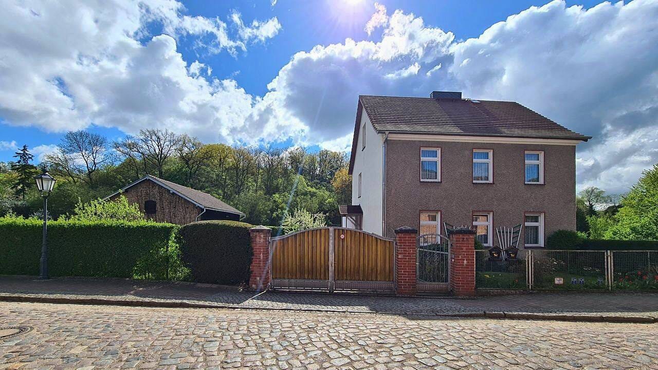 Immobilie in Oderberg - Großes Einfamilienhaus mit Einlieger-oder Ferienwohnung Garten Stall Garagen und Scheune in Oderberg - Bild 0