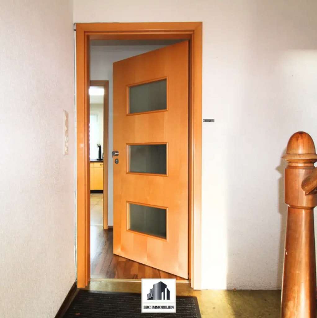 Immobilie in Dettingen an der Erms - Modernisierte Erdgeschosswohnung mit 112 m²,Gewerbeeinheit, Garten - Bild 3