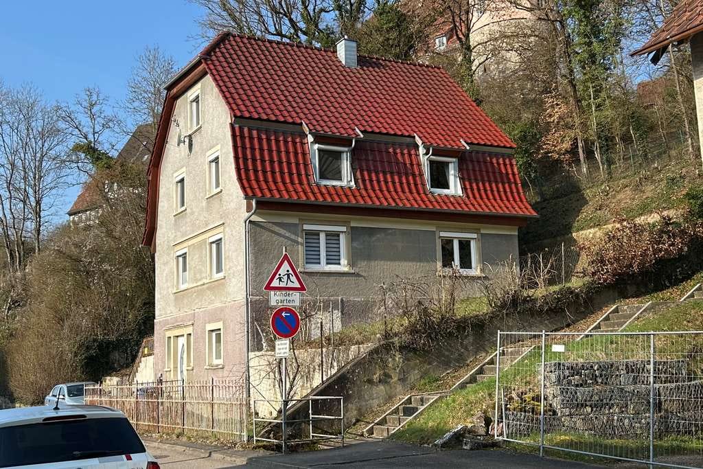 Immobilie in Möckmühl - Viel Raum zum Leben! Großes Haus mit viel Platz und tollen Möglichkeiten! - Bild 0