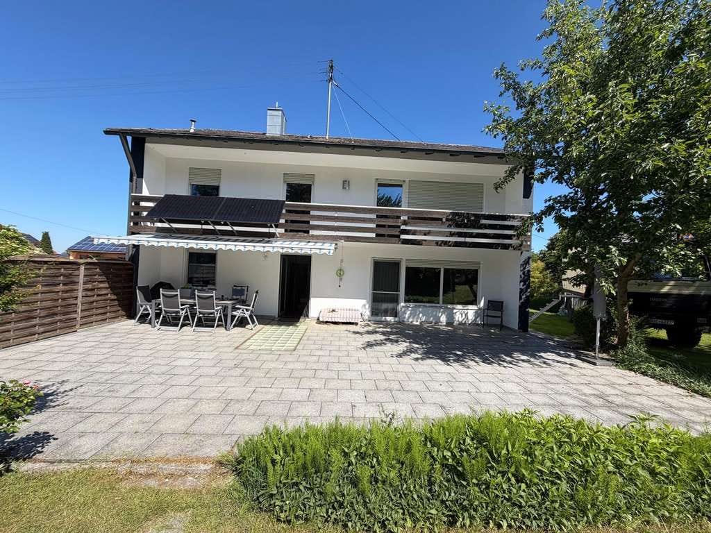 Immobilie in Kühbach - Großzügiges Zweifamilienhaus auf 1.150 m² Grundstück - Bild 0