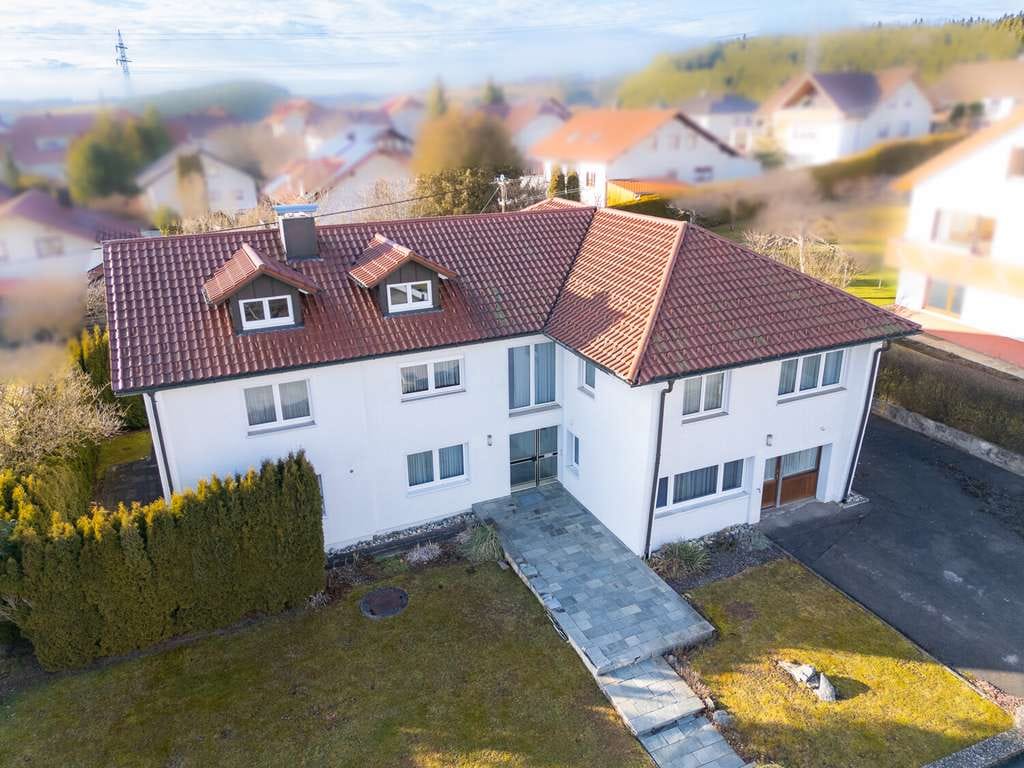 Immobilie in Wellendingen - Großzügiges Haus mit flexiblen Nutzungsmöglichkeiten - Bild 3
