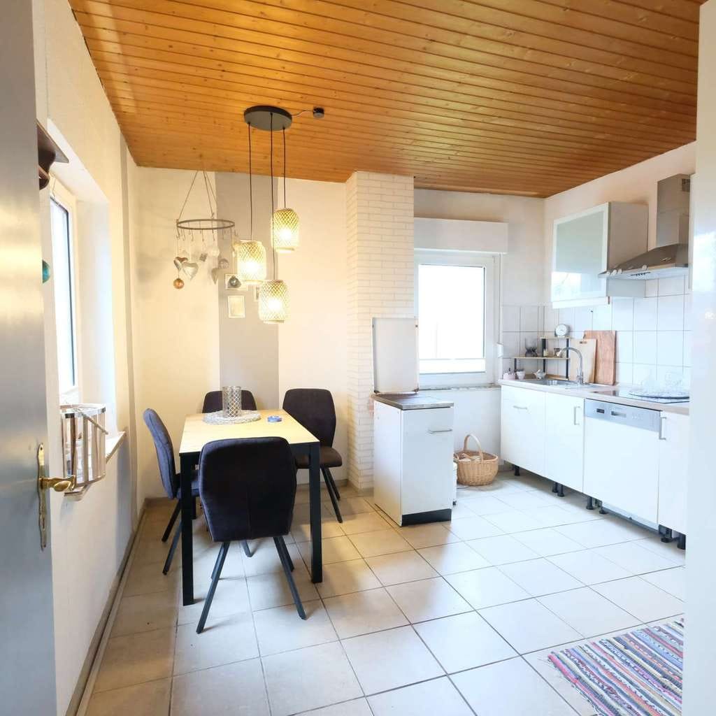 Immobilie in Rösrath - Einfamilienhaus mit viel Platz für die Familie und ideal für Tierliebhaber! - Bild 4