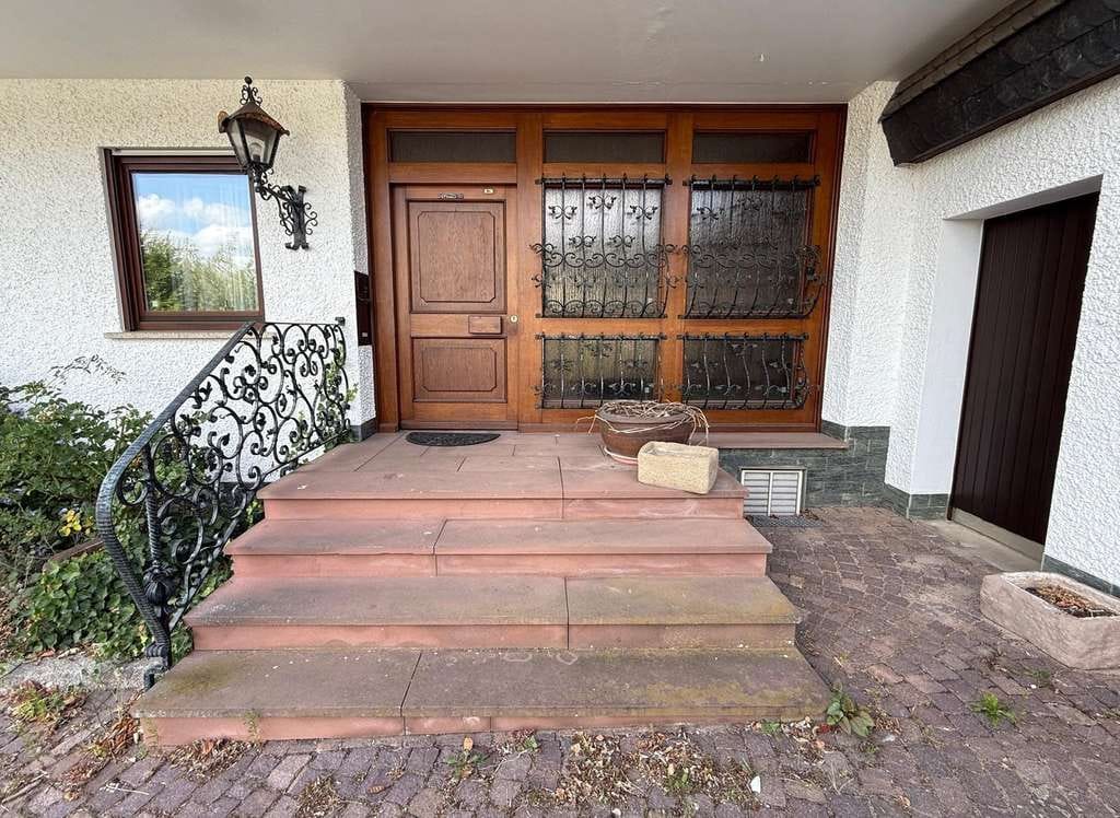 Immobilie in Neuhof - Viel Raum zum Leben: Riesige Landhausvilla in Neuhof/Fulda! - Bild 3