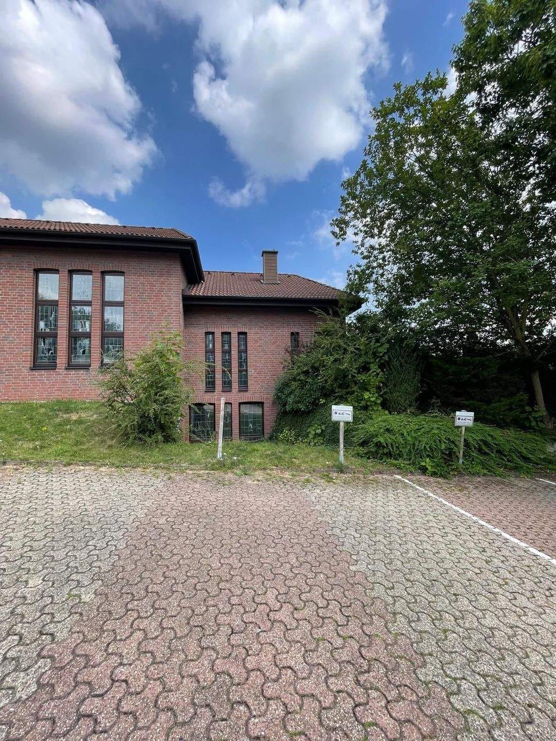 Immobilie in Mechernich - Ehemaliges Gemeindehaus - Verwandeln Sie dieses Gebäude in ein einzigartiges Loft-Zuhause - Bild 1