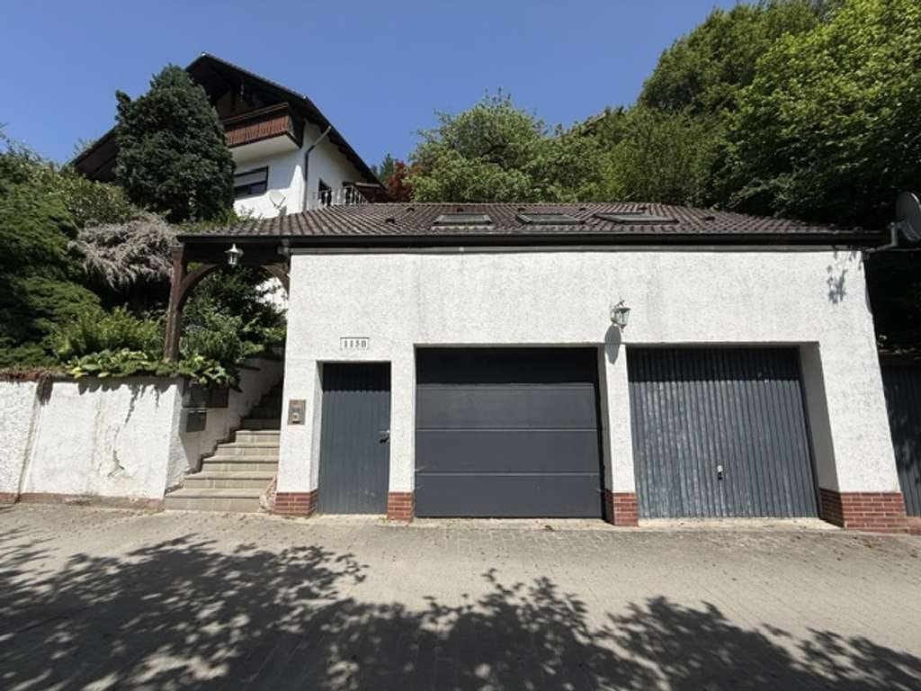 Immobilie in Reichelsheim (Odenwald) - Wohnhaus in attraktiver Hanglage mit Personenaufzug und Doppelgarage - Bild 4