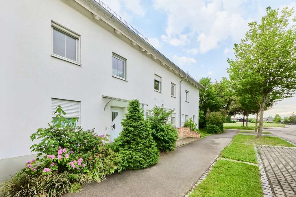 Immobilie in Schwabmünchen - Sofort verfügbar: 
Familienfreundliches Reihenhaus mit 6 Zimmern, Wintergarten & Garage - Bild 0