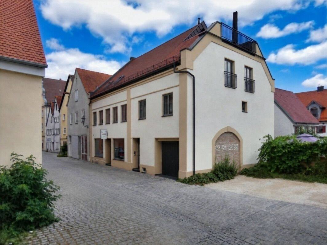 Immobilie in Lauingen (Donau) - Innenstadtlage von Lauingen an der Donau Historischer Charme trifft auf liebevolle Modernisierung - Bild 0