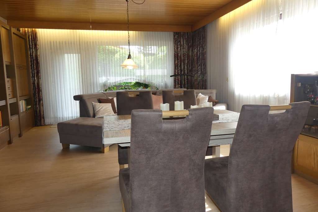 Immobilie in Oberzent - ***Zentrale Lage! Einfamilienhaus mit 2 "Wohnungen" in Oberzent-Beerfelden*** - Bild 1