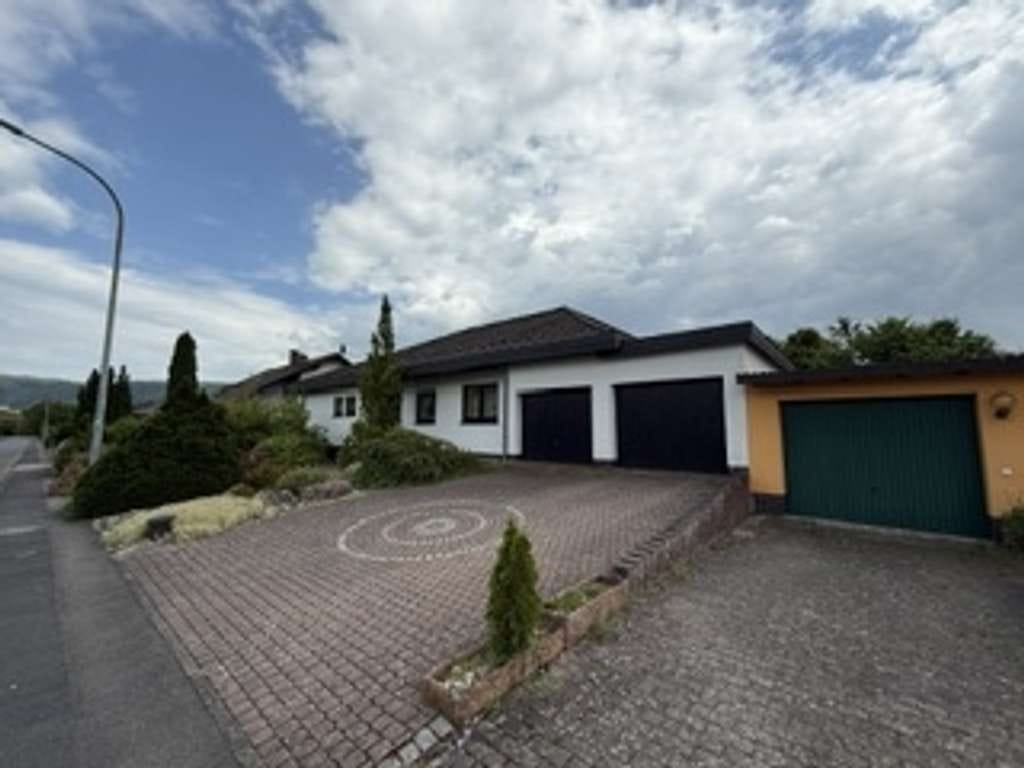 Immobilie in Reinhardshagen - Dieser Bungalow kann Ihr neues zu Hause sein - Bild 3