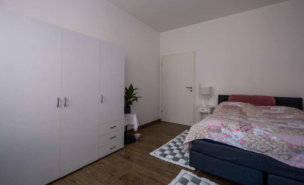 Immobilie in Seesen - Kapitalanlage mit sofortigen Einnahmen - Modernisiertes Zweifamilienhaus inkl. Garage und Stellplätzen - Bild 3
