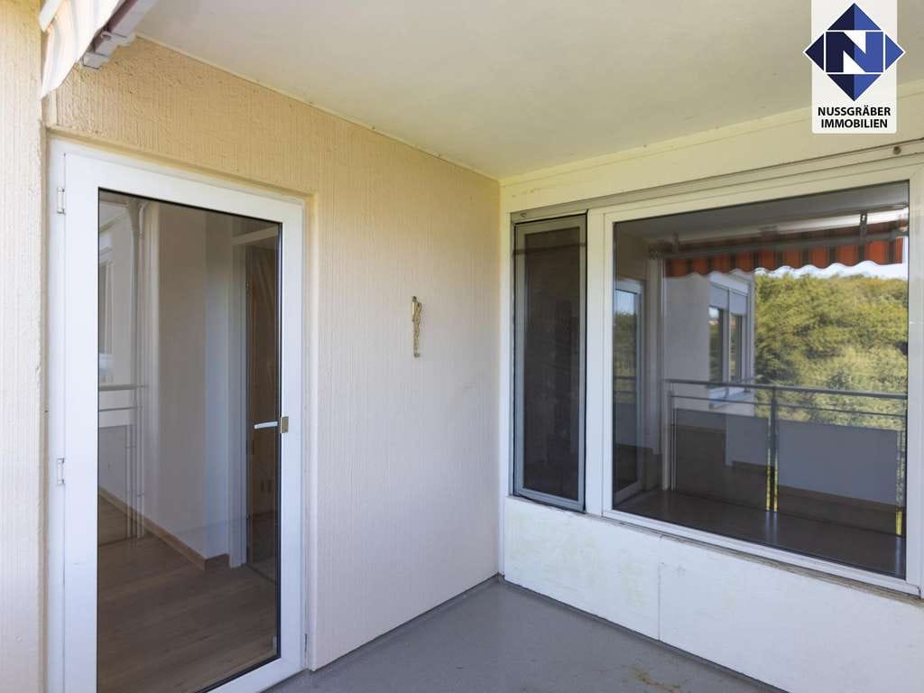 Immobilie in Reichenbach an der Fils - Naturnah mit herrlichem Blick: gepflegte 4,5-Zimmer-Wohnung mit Aufzug und Balkon - Bild 3
