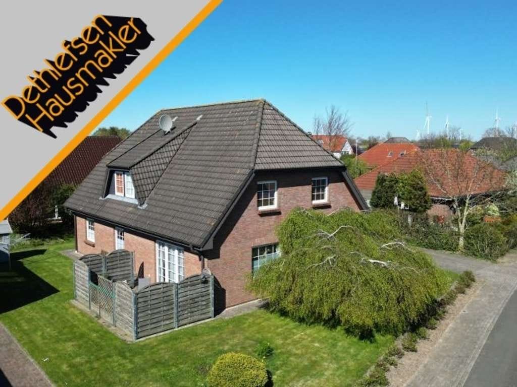 Immobilie in Wöhrden - Vermietetes, 1993 massiv erbautes Zweifamilienhaus mit Doppelcarport bei Büsum - Bild 0