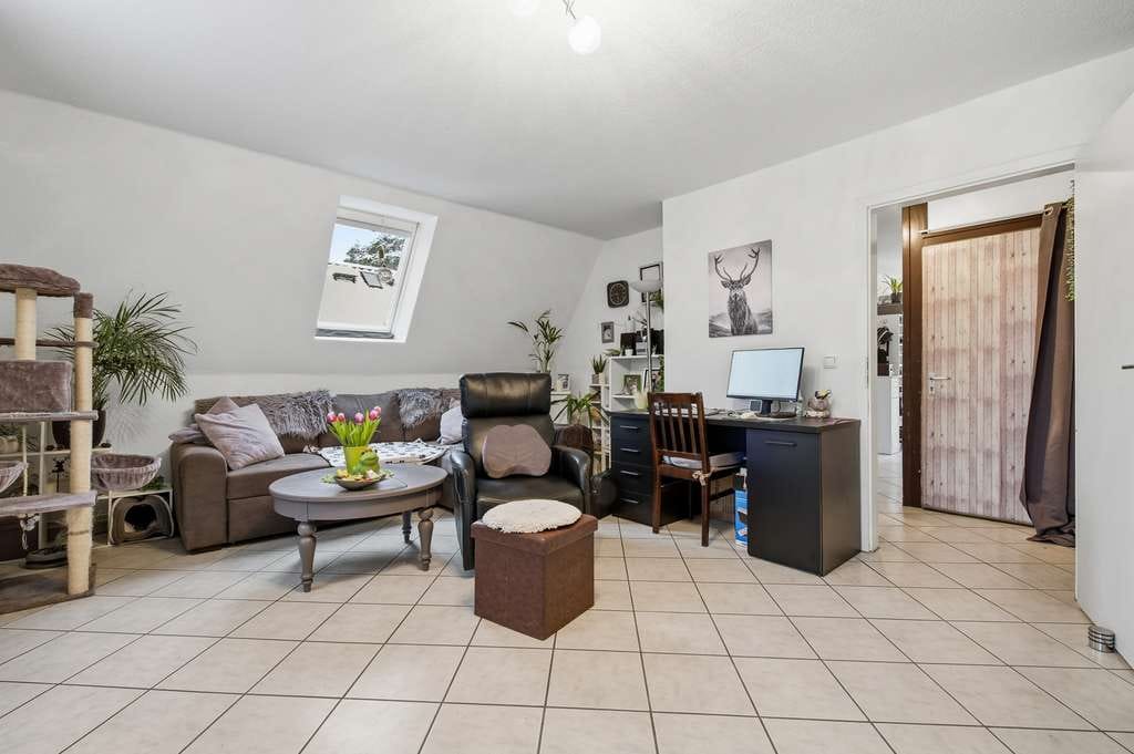 Immobilie in Buchholz in der Nordheide - Charmante Dachgeschosswohnung – ruhig gelegen in Holm-Seppensen - Bild 3