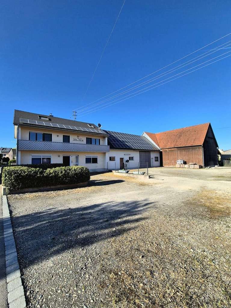 Immobilie in Ellgau - Familienfreundliches Einfamilienhaus mit großem Grundstück und Potenzial zu verkaufen! - Bild 4