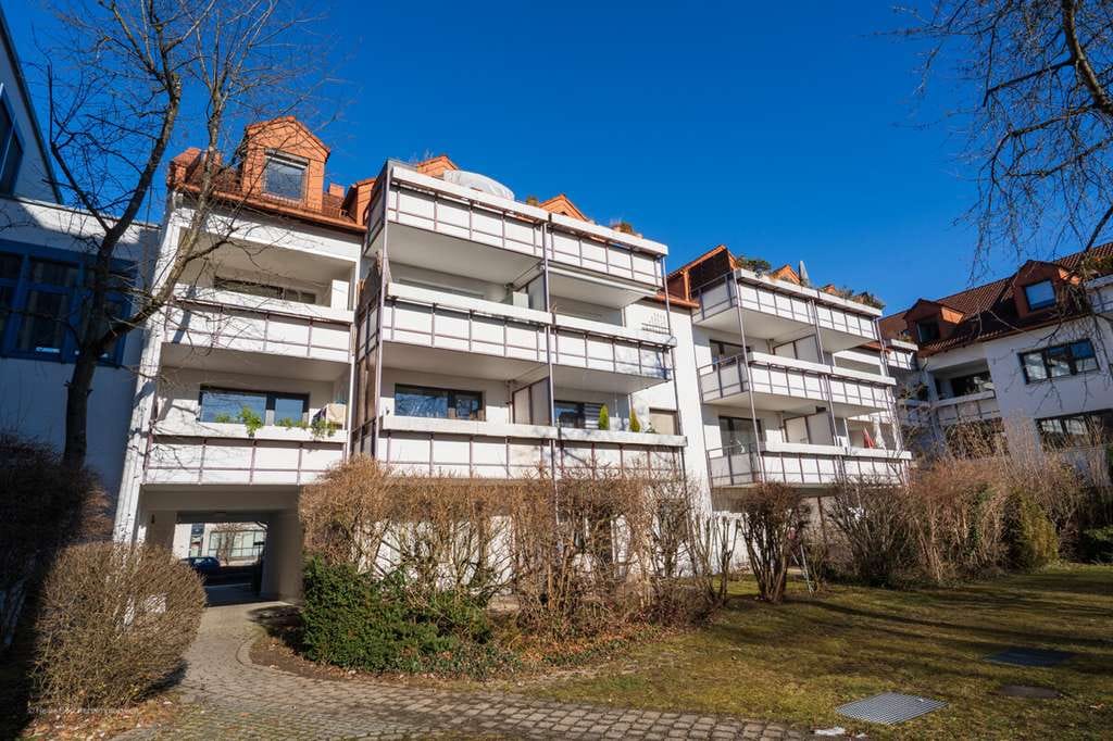 Immobilie in Unterhaching - ***Heike Borchers Immobilien***Solides Appartement mit Terrasse in beliebter Lage Unterhachings*** - Bild 0