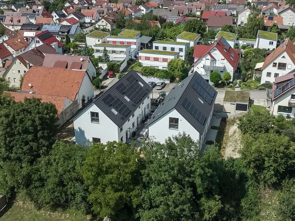 Immobilie in Owen - Direkt einziehen ! Alles inklusive ! Mittelhaus Neubau Reihenhaus mit Blick auf die Burg Teck - Bild 0