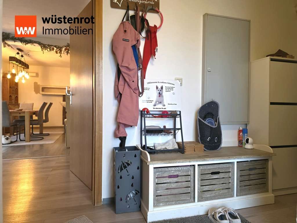 Immobilie in Hardt - Ihr Zuhause mit Hauscharater! Großzügig, privat und auf drei Etagen. - Bild 1