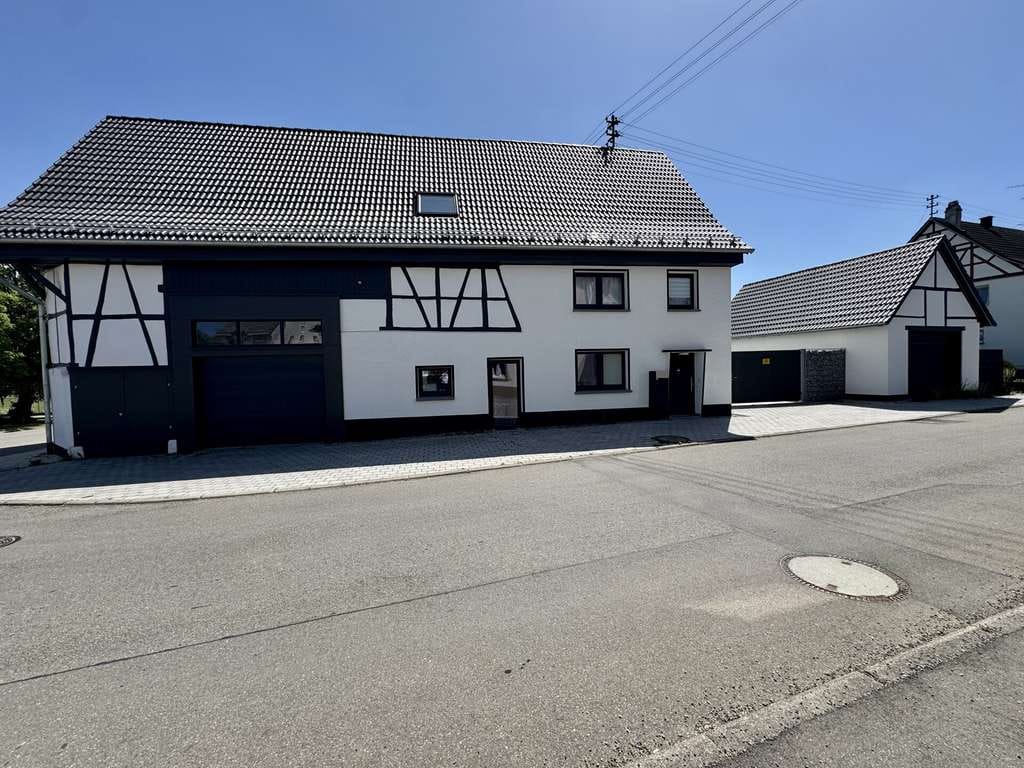 Immobilie in Leibertingen - Historischer Charme trifft modernes Wohnen – liebevoll kernsanierte Hofstelle mit Nebengebäude - Bild 1
