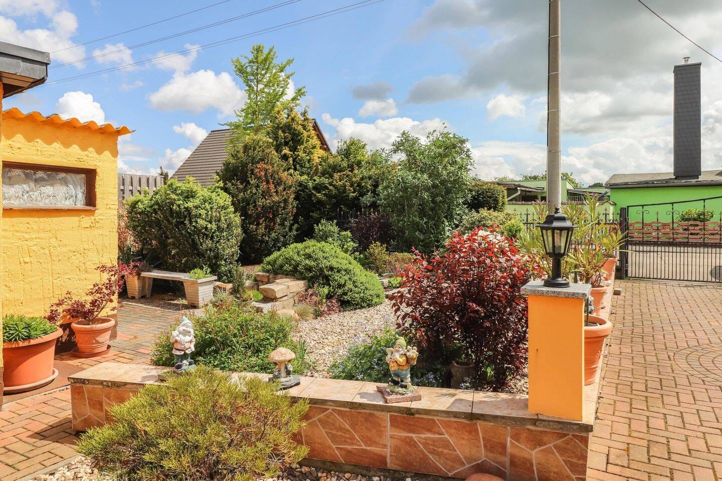 Immobilie in Wolmirsleben - Hier wächst Familie - Großzügiges Haus mit Gartenidylle, Pool & Werkstatt - Bild 4