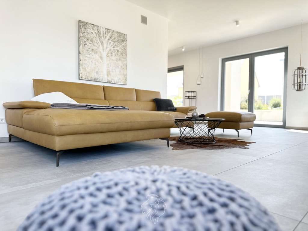 Immobilie in Prichsenstadt - Exklusives Zweifamilienhaus in sonniger Lage von Prichsenstadt! - Bild 1