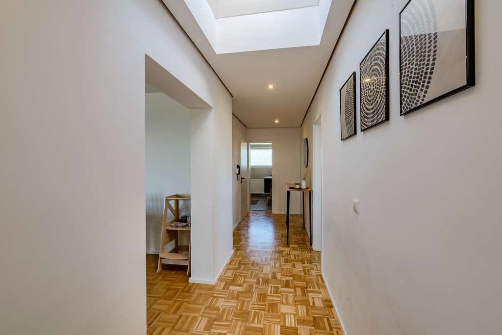 Immobilie in Waldenbuch - Betongold - 4 % Rendite, top vermietet - 2 Wohnungen, 6 + 2 Zimmer Wohnung, separate Garage - Bild 4