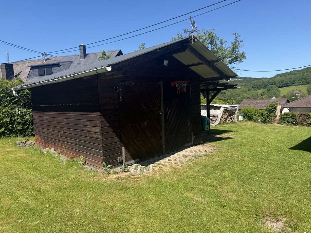 Immobilie in Limbach - Ein-/ Zweifamilienhaus mit großzügigem Grundstück und tollem Blick in Limbach. - Bild 4