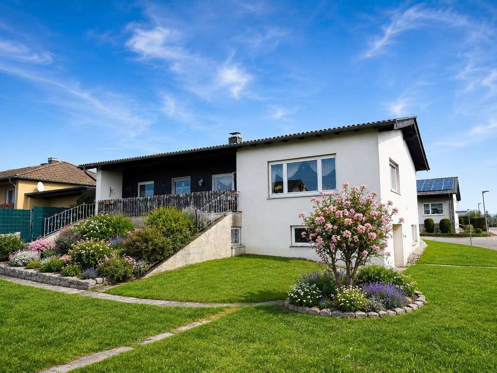 Immobilie in Nohfelden - Einfamilienhaus...Bungalow
am Bostalsee in Neunkirchen/Nahe - Bild 0
