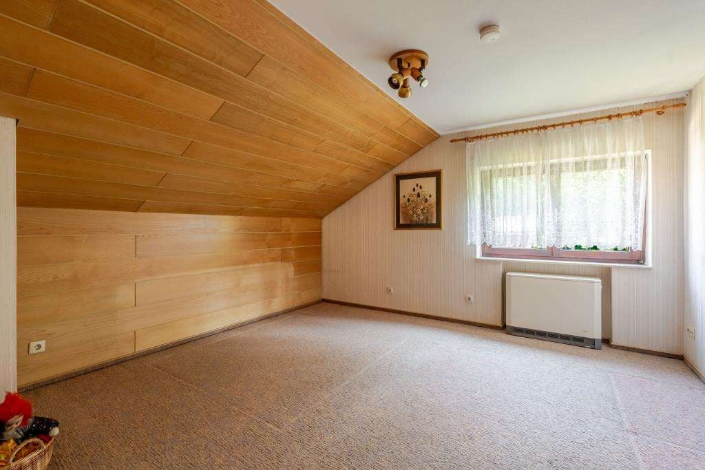 Immobilie in Albershausen - Behagliches Wohnhaus mit Geschichte und vielfältigem Entwicklungspotenzial im Ortskern - Bild 4