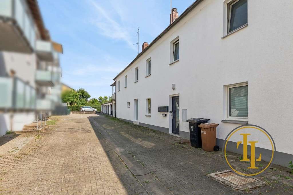 Immobilie in Stegaurach - Sanierte 2-Zimmer-EG-Wohnung mit EBK im ruhigen 4-Parteien-Haus – Ideal als Anlage oder Eigennutz! - Bild 0