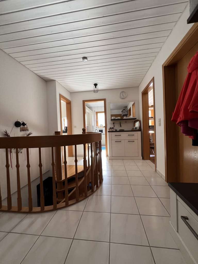 Immobilie in Wolfschlugen - Gepflegte 5,5-Zimmer-Wohnung auf zwei Etagen in schöner Wohnlage - Bild 1