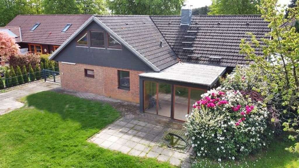 Immobilie in Gnarrenburg - immo-schramm: Sehr gepflegtes großzügiges Wohnhaus - Bild 1