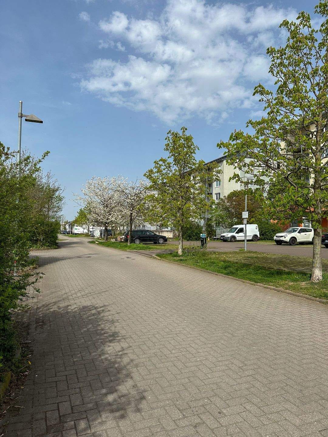 Immobilie in Kabelsketal - Zwei leerstehende ETW mit 5,5 % Renditepotenzial - Aufzug, Balkon, Stellplätze im MFH von 1996 - Bild 0