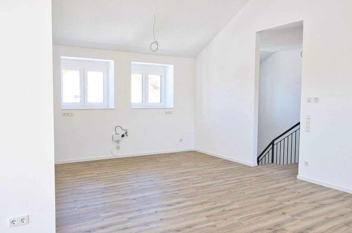 Immobilie in Künzell - Moderne Dachgeschosswohnung mit Hauscharakter in Engelhelms – lichtdurchflutet, großzügig & sofort bezugsfertig - Bild 0