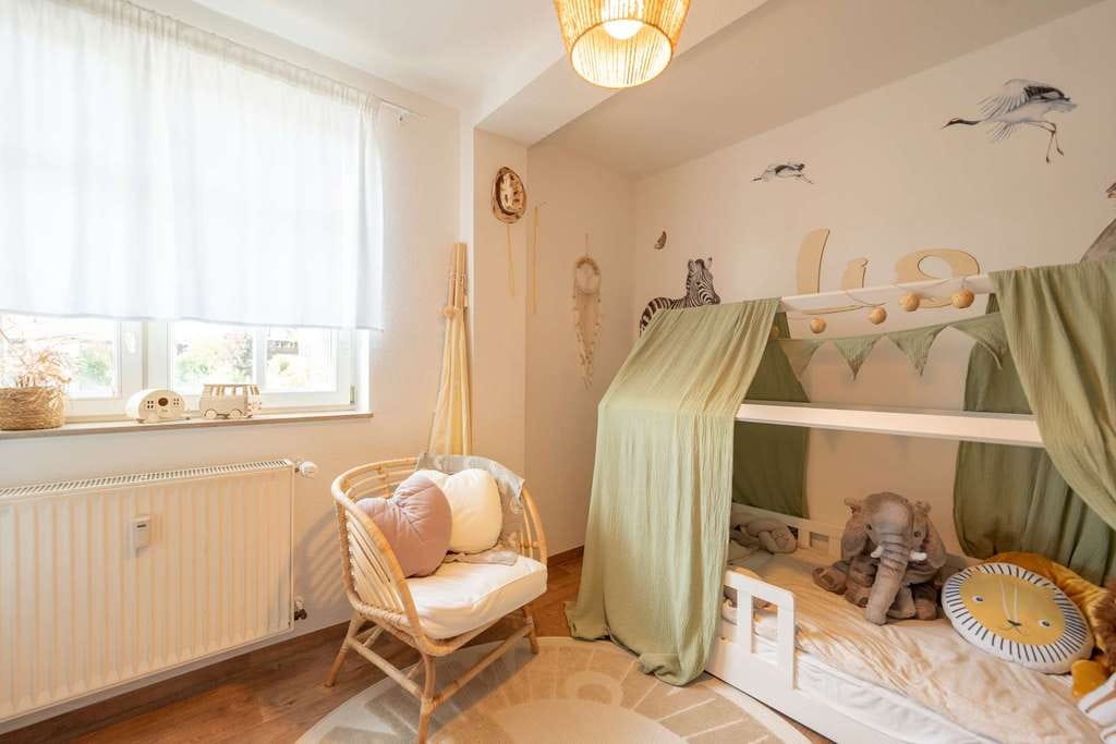 Immobilie in Schalkau - Modernisiertes Wohnhaus mit drei Wohnungen zentral in Schalkau - Bild 2