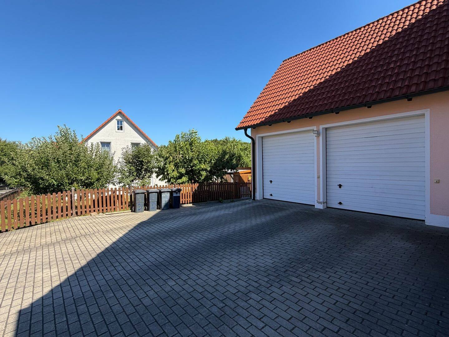 Immobilie in Illschwang - Teilvermietetes, modernes Mehrfamilienhaus in ruhiger Wohnlage von Illschwang! - Bild 4