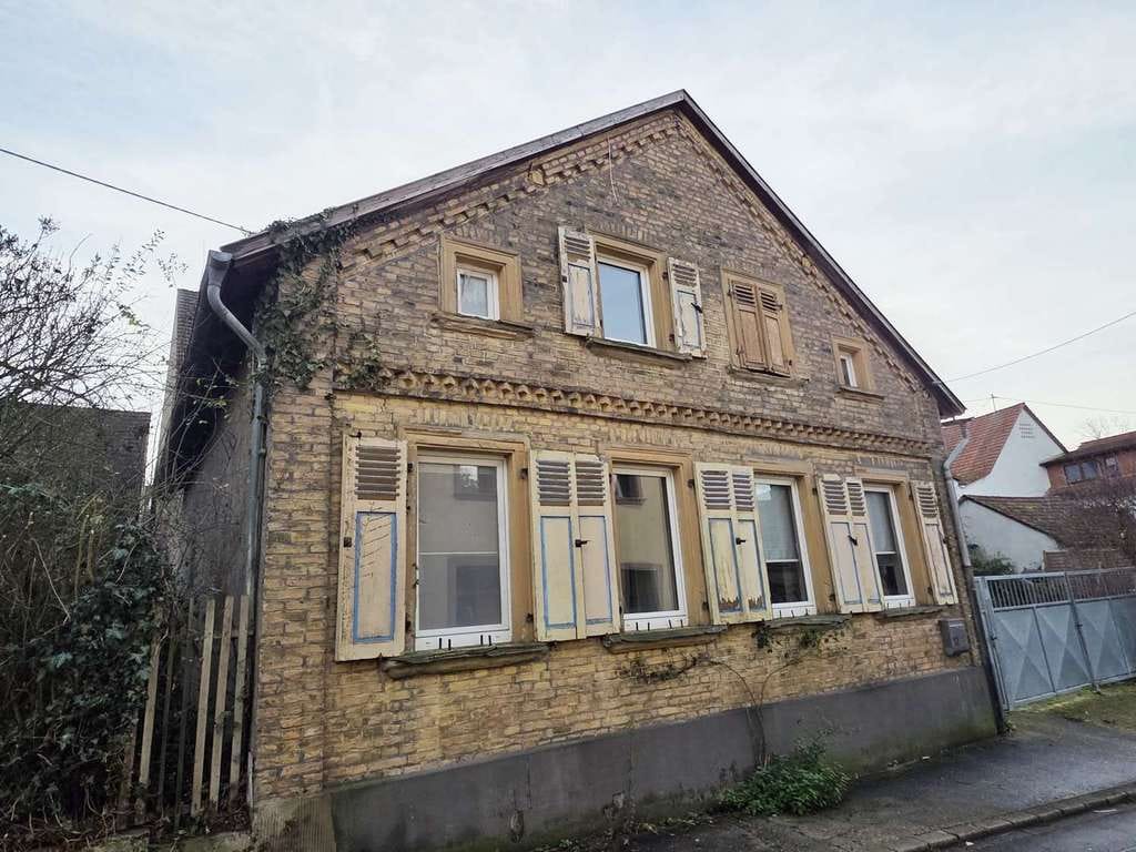 Immobilie in Dorsheim - Dorsheim - Einfamilienhaus mit Entwicklungspotential und Scheune auf großem Grundstück! - Bild 0