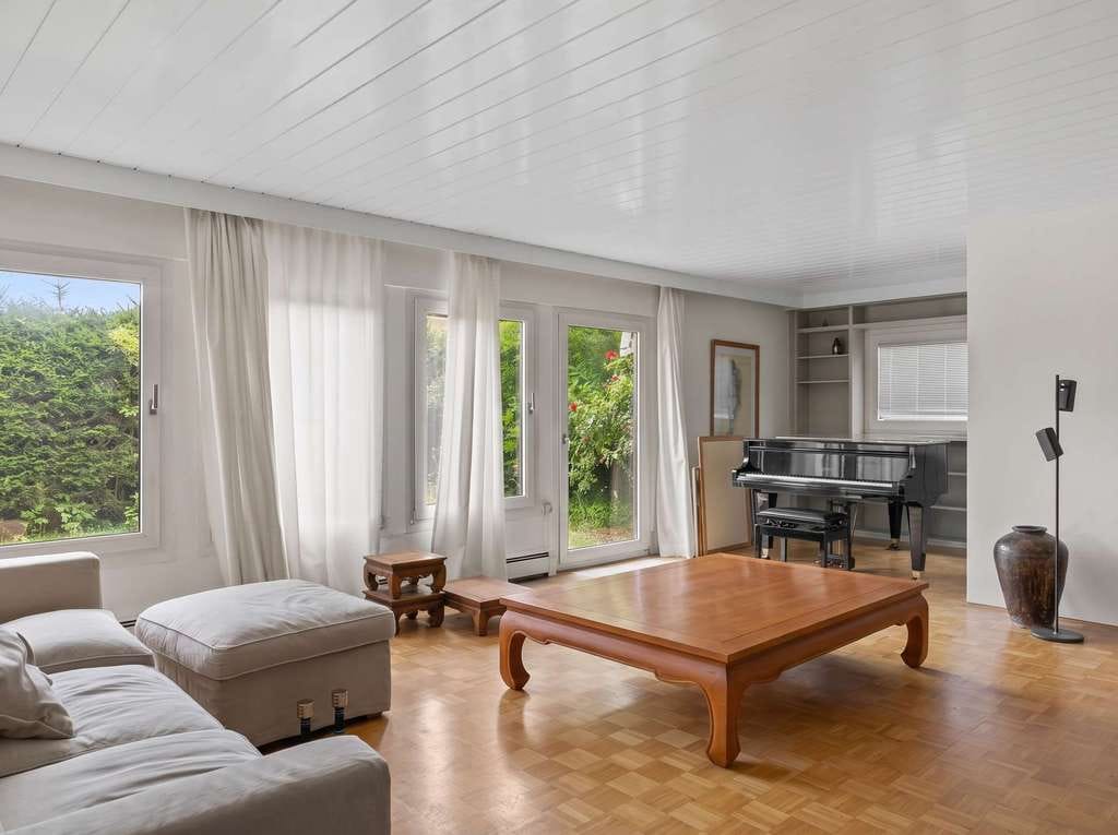 Immobilie in Pöcking - Charmantes Einfamilienhaus in Pöcking mit Pool, Doppelgarage und idyllischem Garten - Bild 4