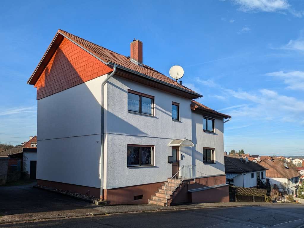 Immobilie in Oberzent - Multifunktionstalent: Großes Haus mit Garagen und Scheunentrakt - Bild 0