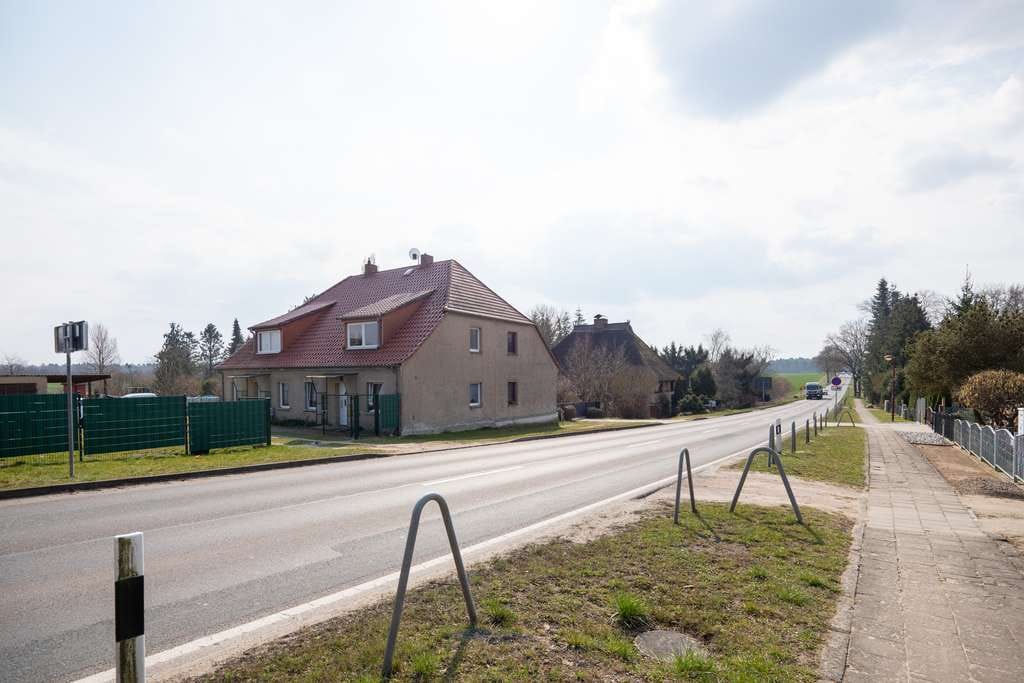 Immobilie in Murchin - Listenpreis 85.000,00 € - Doppelhaushälfte mit 2 Wohneinheiten am Ortsrand von Murchin  - Bild 2
