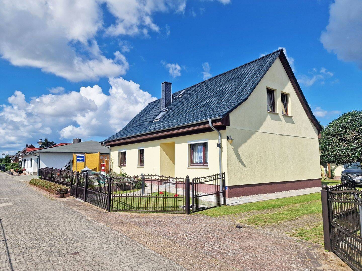 Immobilie in Karlshagen - großzügiges Einfamilienhaus mit separater Ferienwohnung im Ostseebad Karlshagen - Bild 0