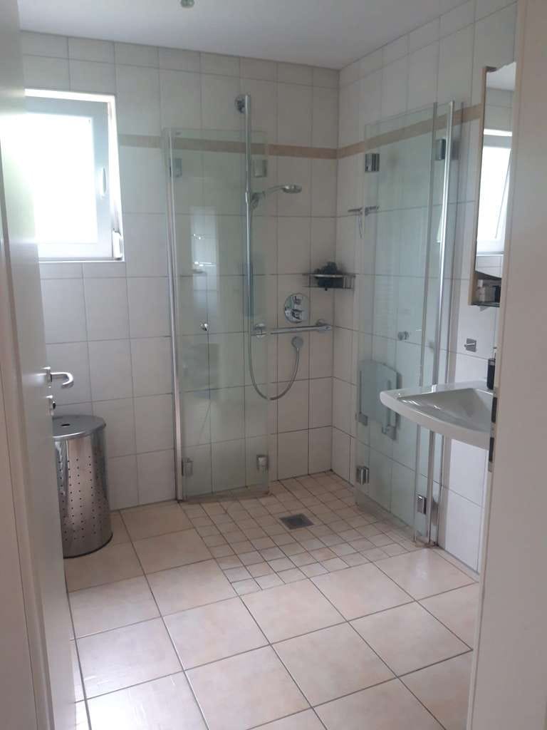 Immobilie in Kirchentellinsfurt - Geräumiges Einfamilienhaus, toller Garten und Garage - Bild 1