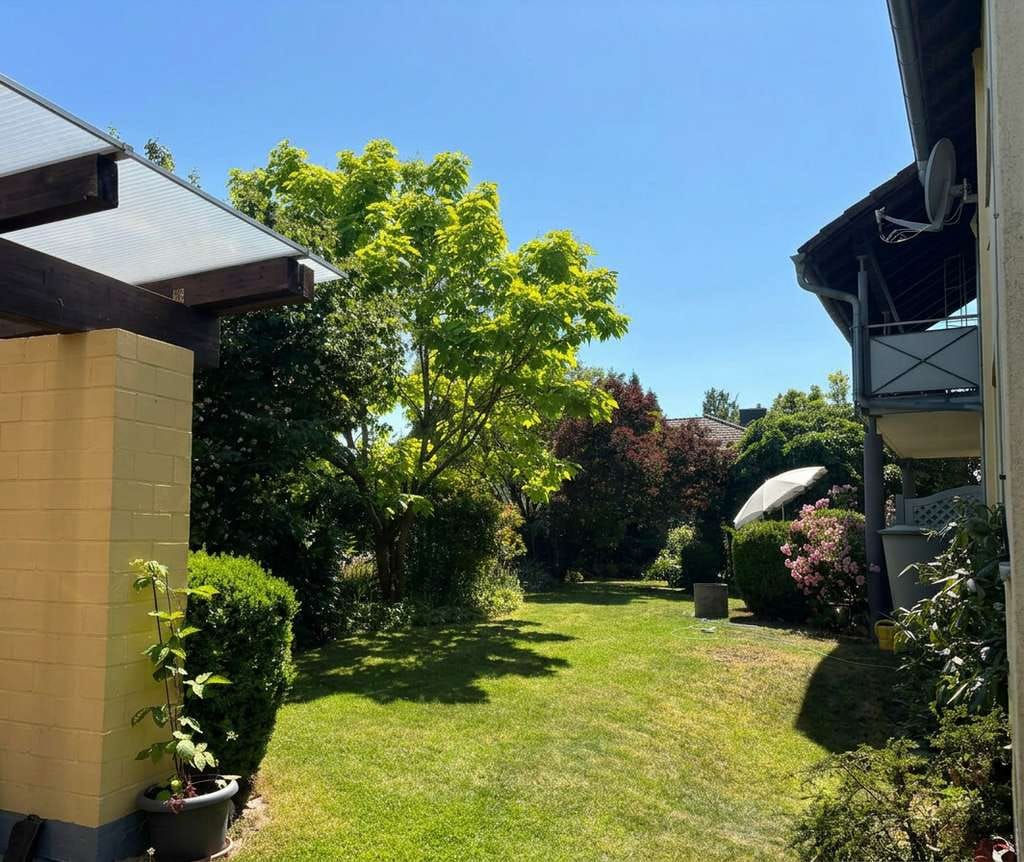 Immobilie in Heinersreuth - Großzügiges ruhig gelegenes Zweifamilienhaus mit Weitblick, liebvollem Garten + Privatverkauf  - Bild 2