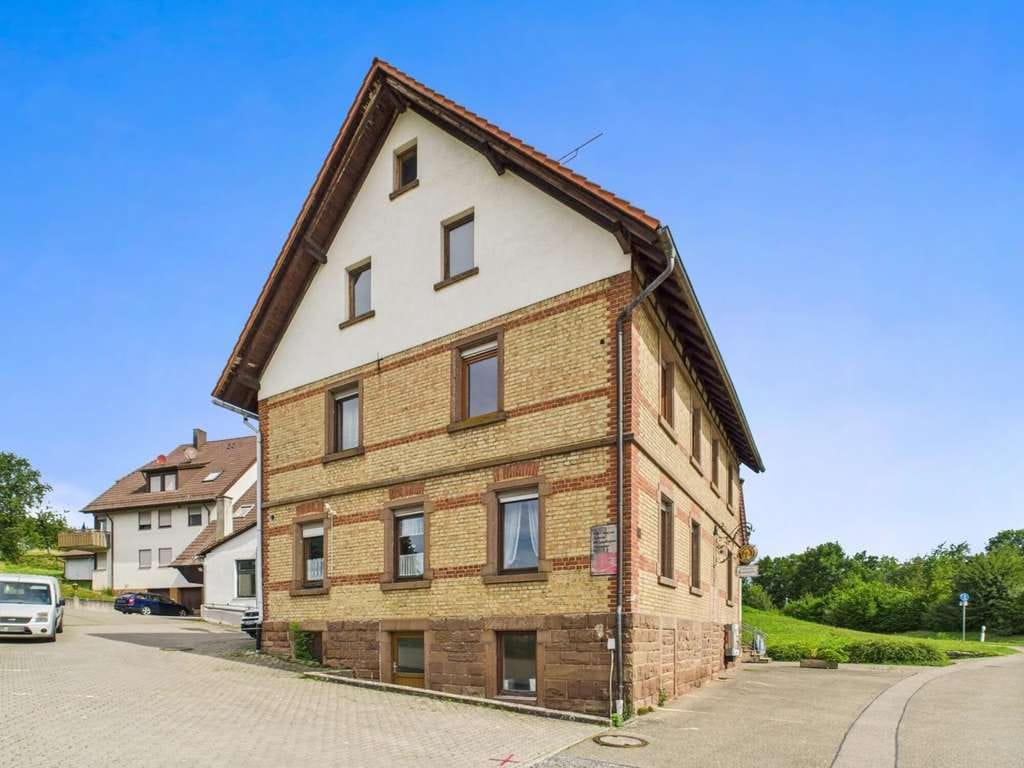 Immobilie in Ölbronn-Dürrn - TOP Potential: Pension + Gastro + Wohnhaus  + Scheune auf 11.800 qm | Ölbronn - Bild 1