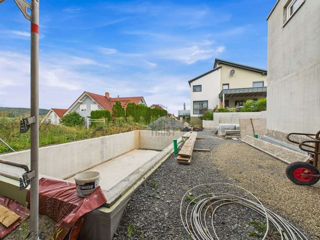 Immobilie in Neubrunn - EXKLUSIVER WOHNTRAUM MIT POOL - Bild 3