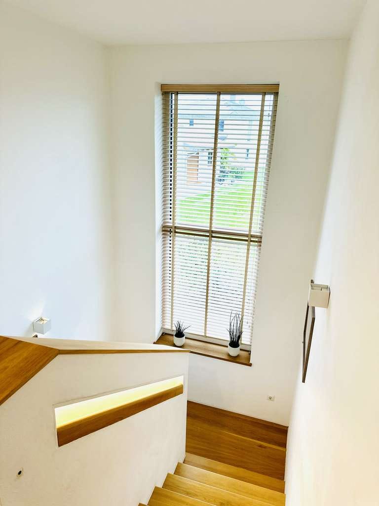 Immobilie in Kirchroth - Wohnen auf höchstem Niveau: Haus mit Pool, hochwertiger Ausstattung und viel Platz für die Familie - Bild 2