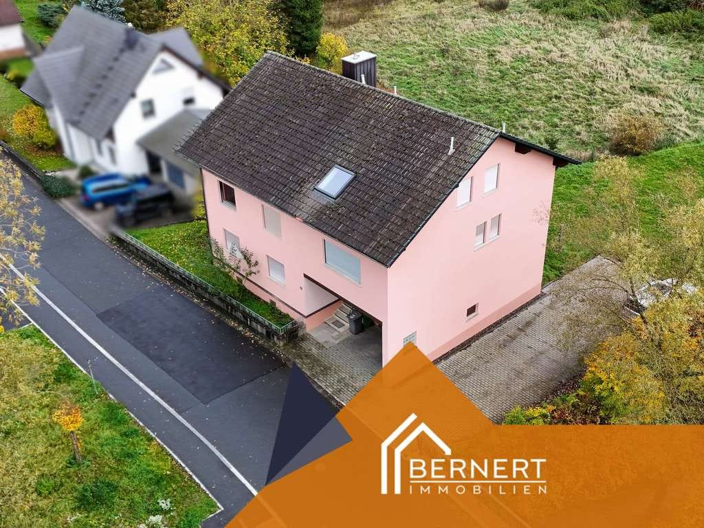 Immobilie in Lichtenfels - Großzügiges Dreifamilienhaus mit Balkon, Terrasse und vielseitigem Nutzungspotenzial - Bild 0